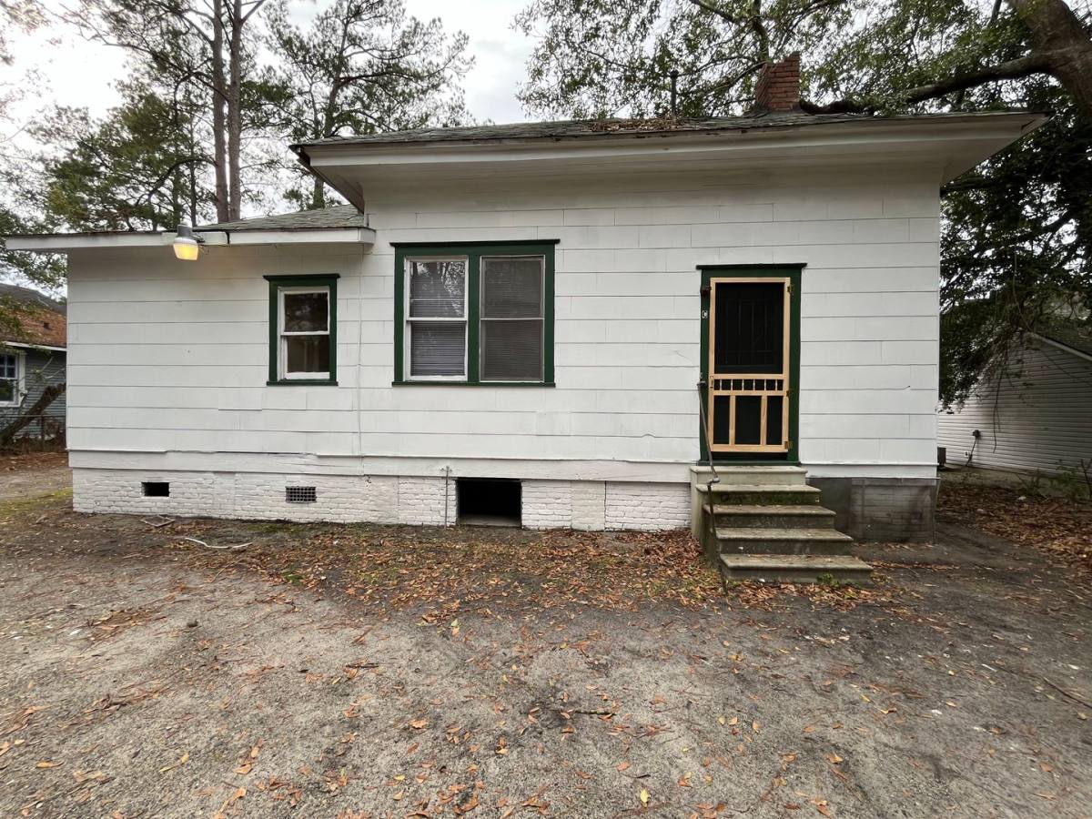Apartment for rent at 403 N Troupe St, Valdosta, GA 31601