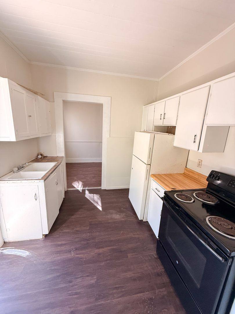 Apartment for rent at 403 N Troupe St, Valdosta, GA 31601