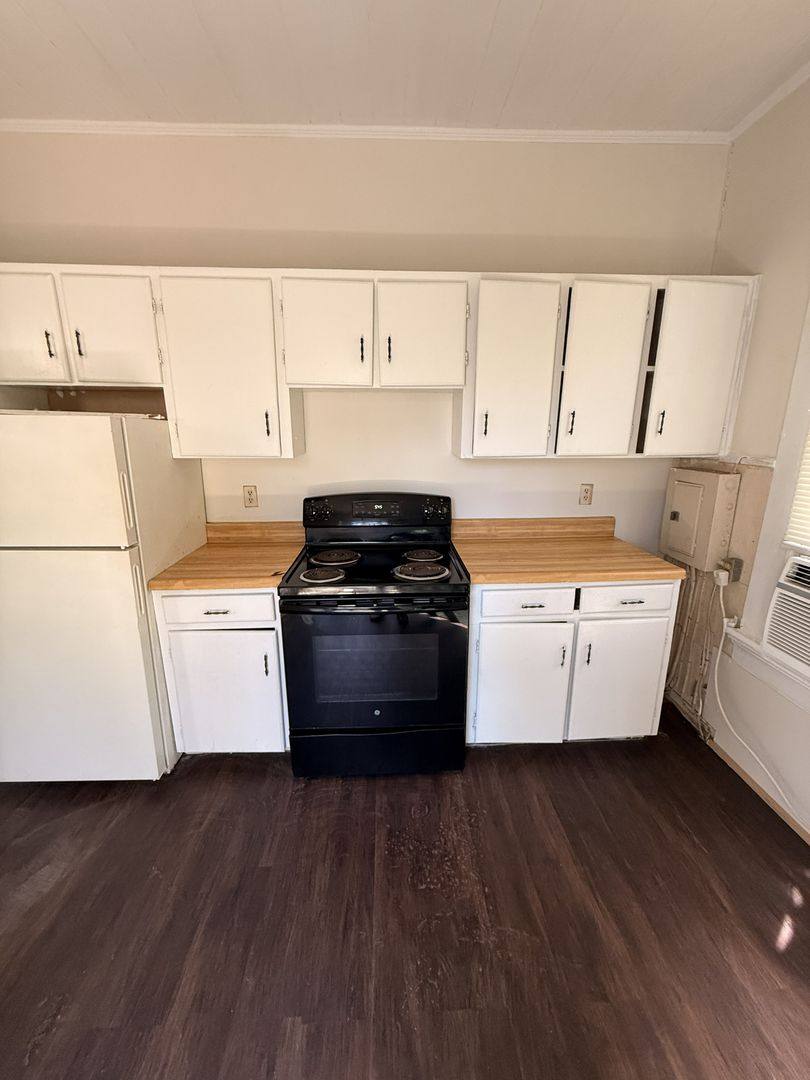 Apartment for rent at 403 N Troupe St, Valdosta, GA 31601