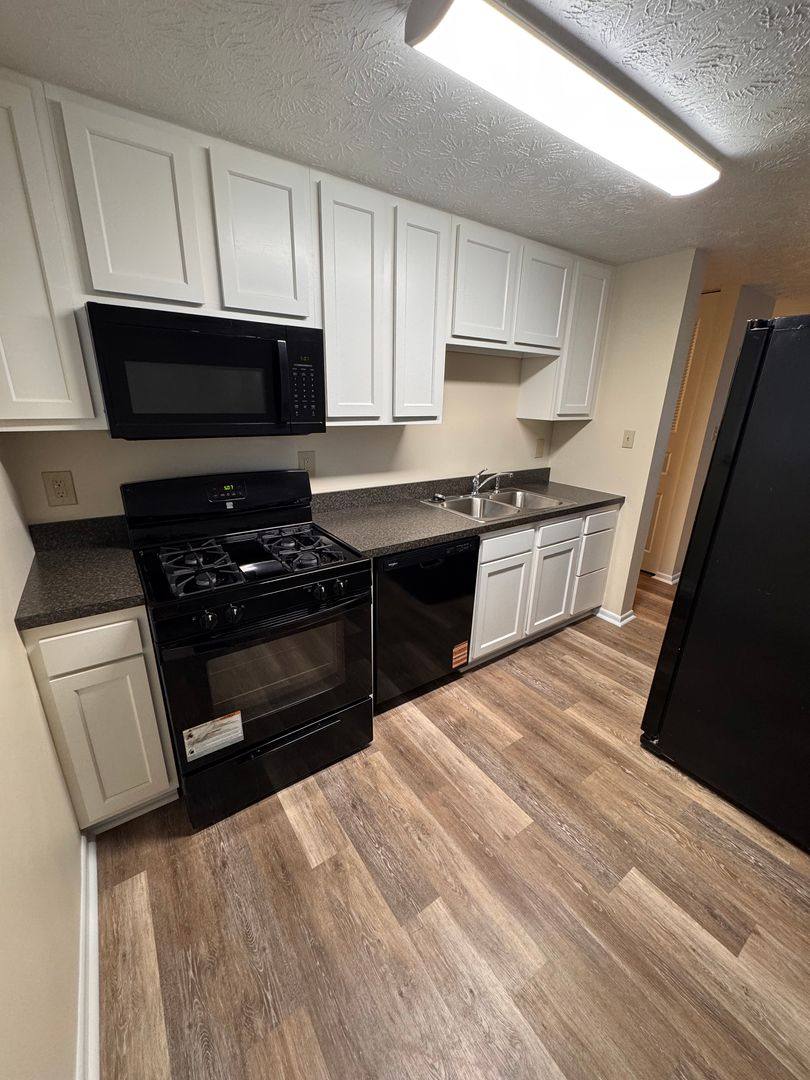 House for rent at 300 Pegotty Court NE, Warren, OH 44484