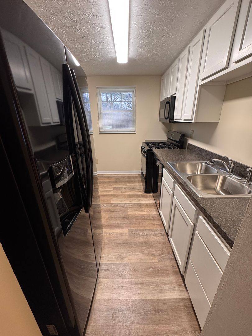 House for rent at 300 Pegotty Court NE, Warren, OH 44484
