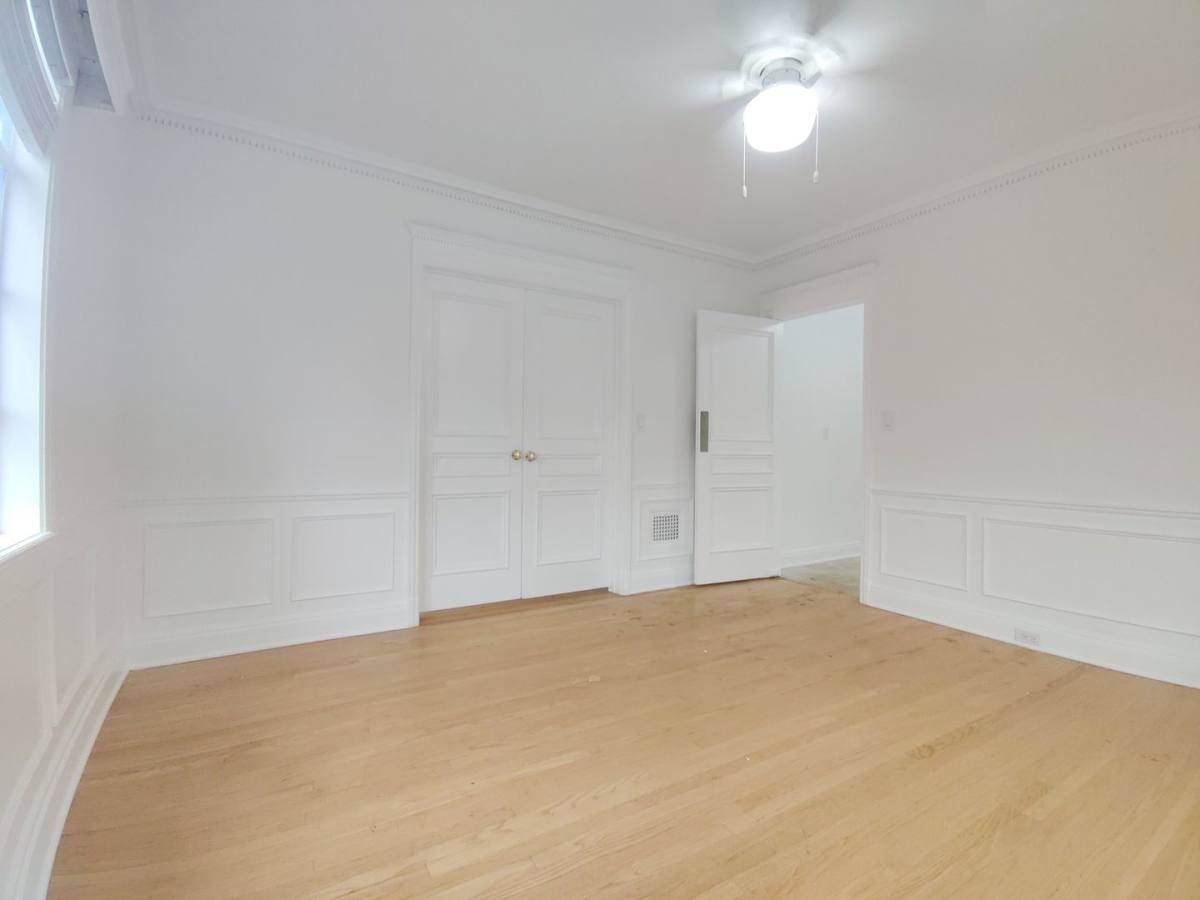 Apartment for rent at 10974 Strathmore Dr, Los Angeles, CA 90024
