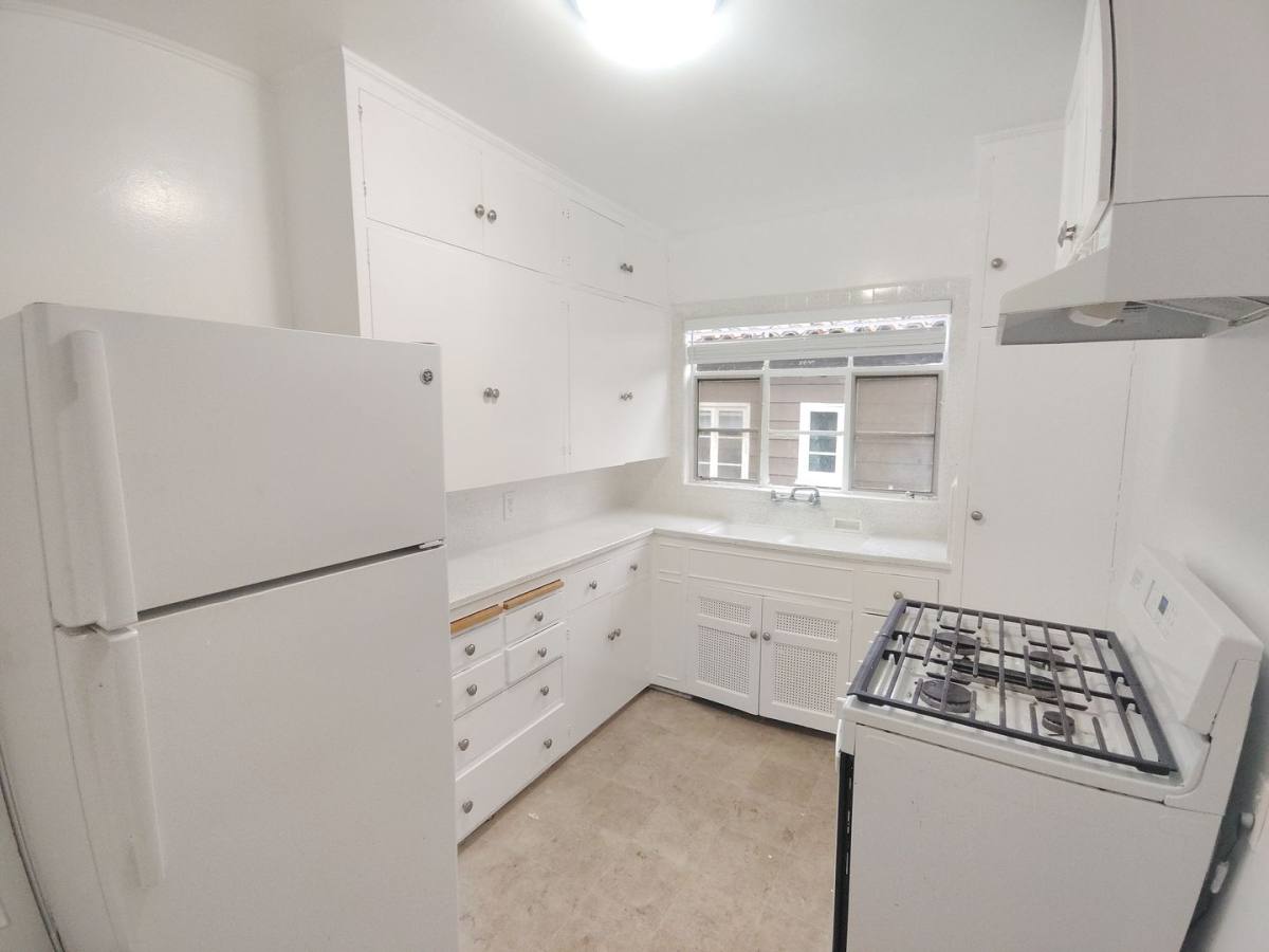Apartment for rent at 10974 Strathmore Dr, Los Angeles, CA 90024