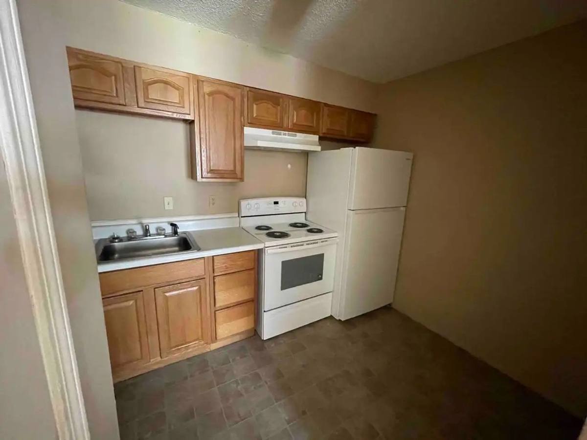 Apartment for rent at 1005 Airport Rd, Fulton, KY 42041
