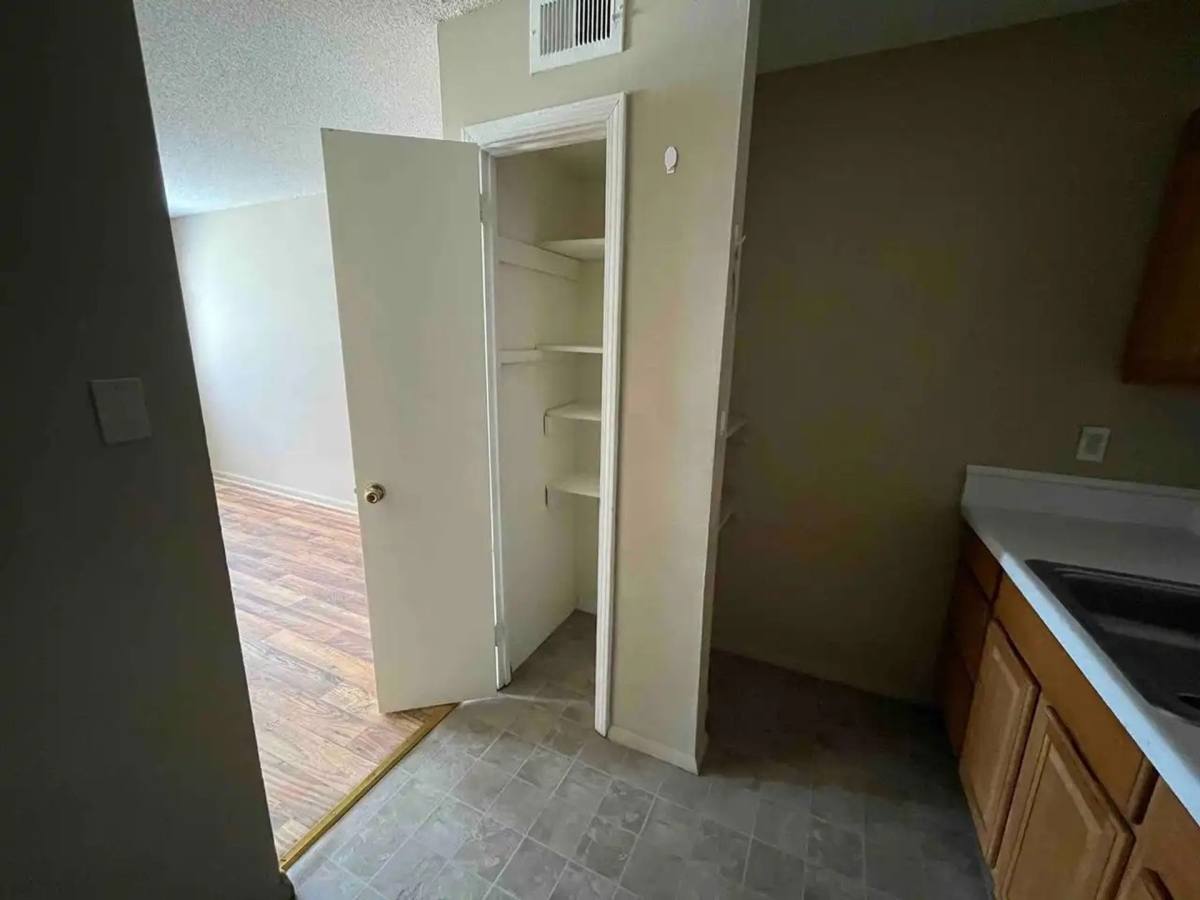 Apartment for rent at 1005 Airport Rd, Fulton, KY 42041