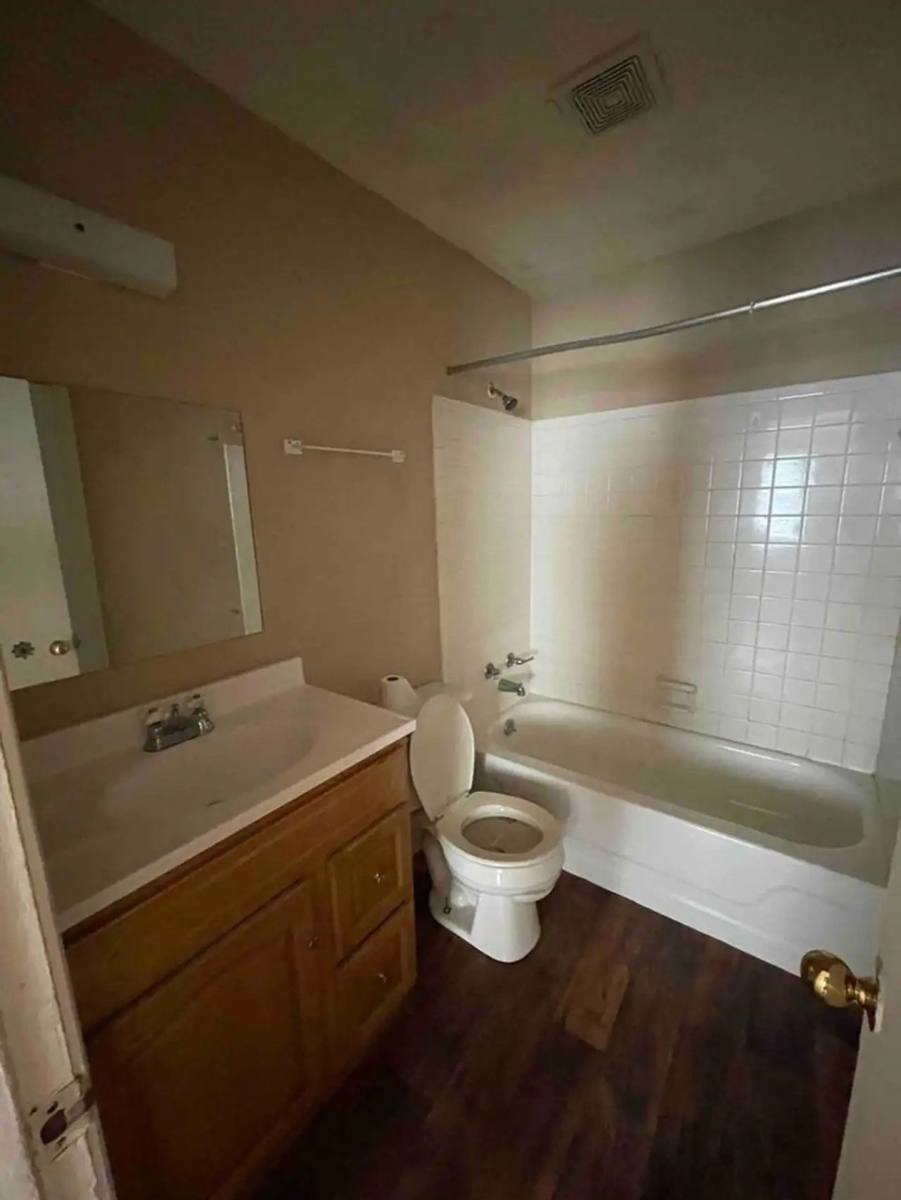 Apartment for rent at 1005 Airport Rd, Fulton, KY 42041