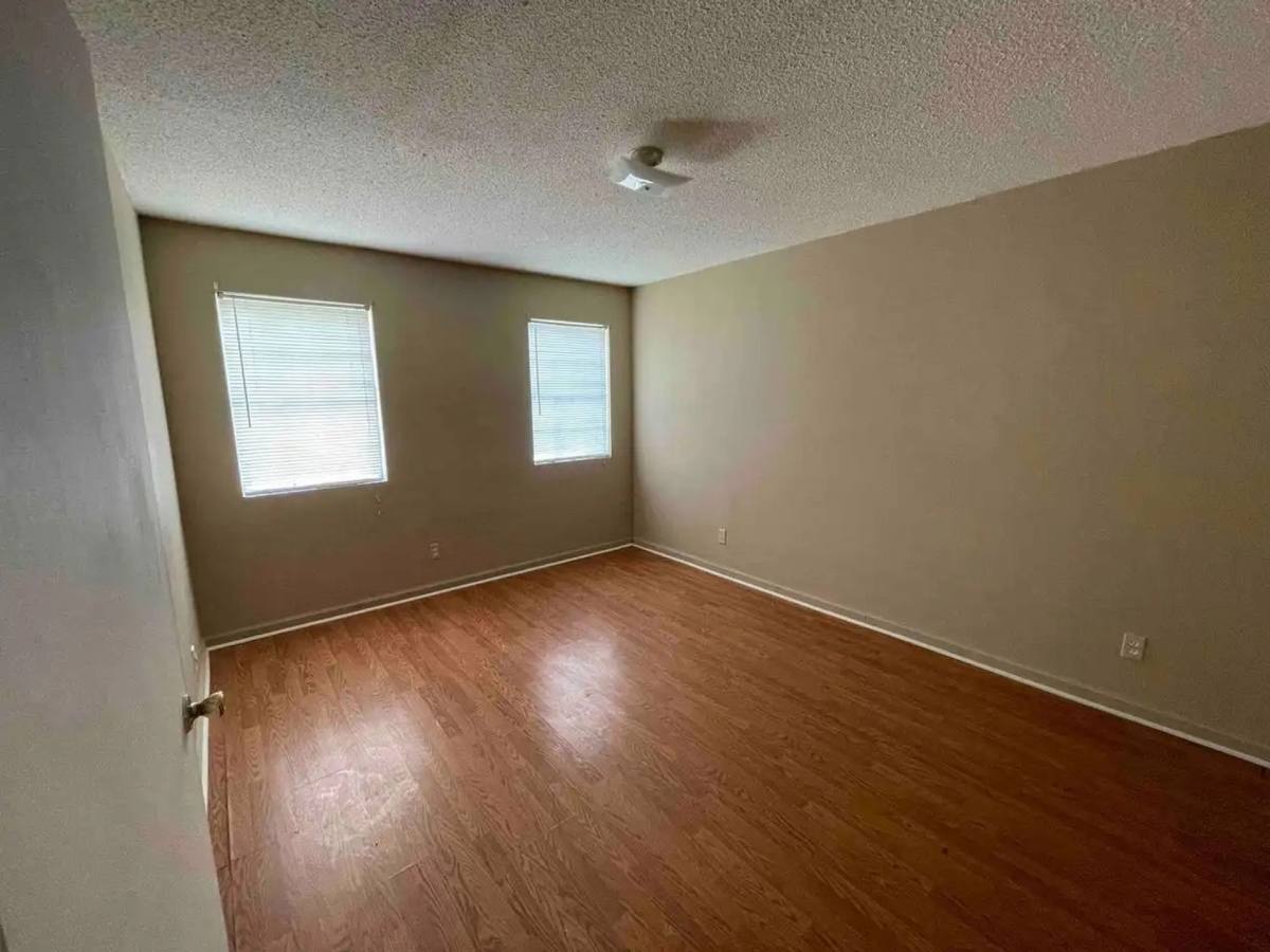 Apartment for rent at 1005 Airport Rd, Fulton, KY 42041