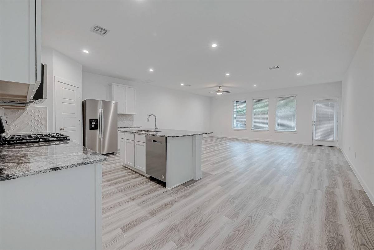 Apartment for rent at 13426 Sombrero Cay Dr, Houston, TX 77047