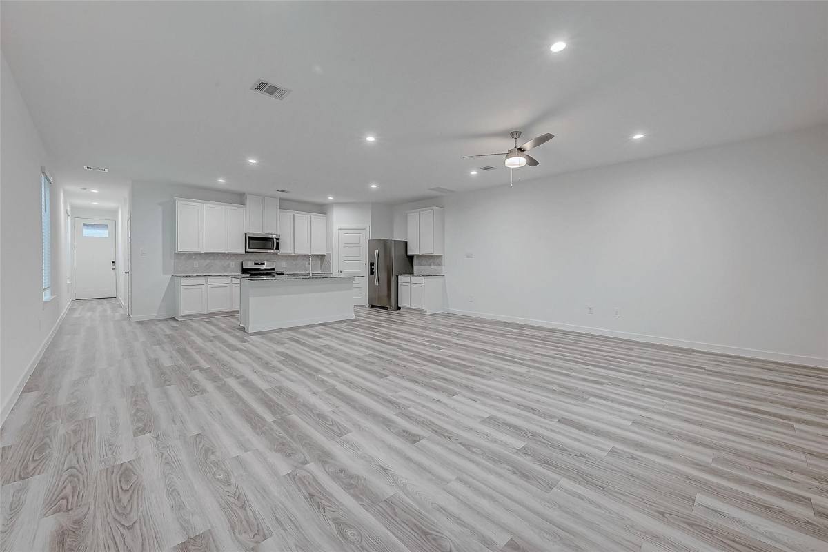 Apartment for rent at 13426 Sombrero Cay Dr, Houston, TX 77047
