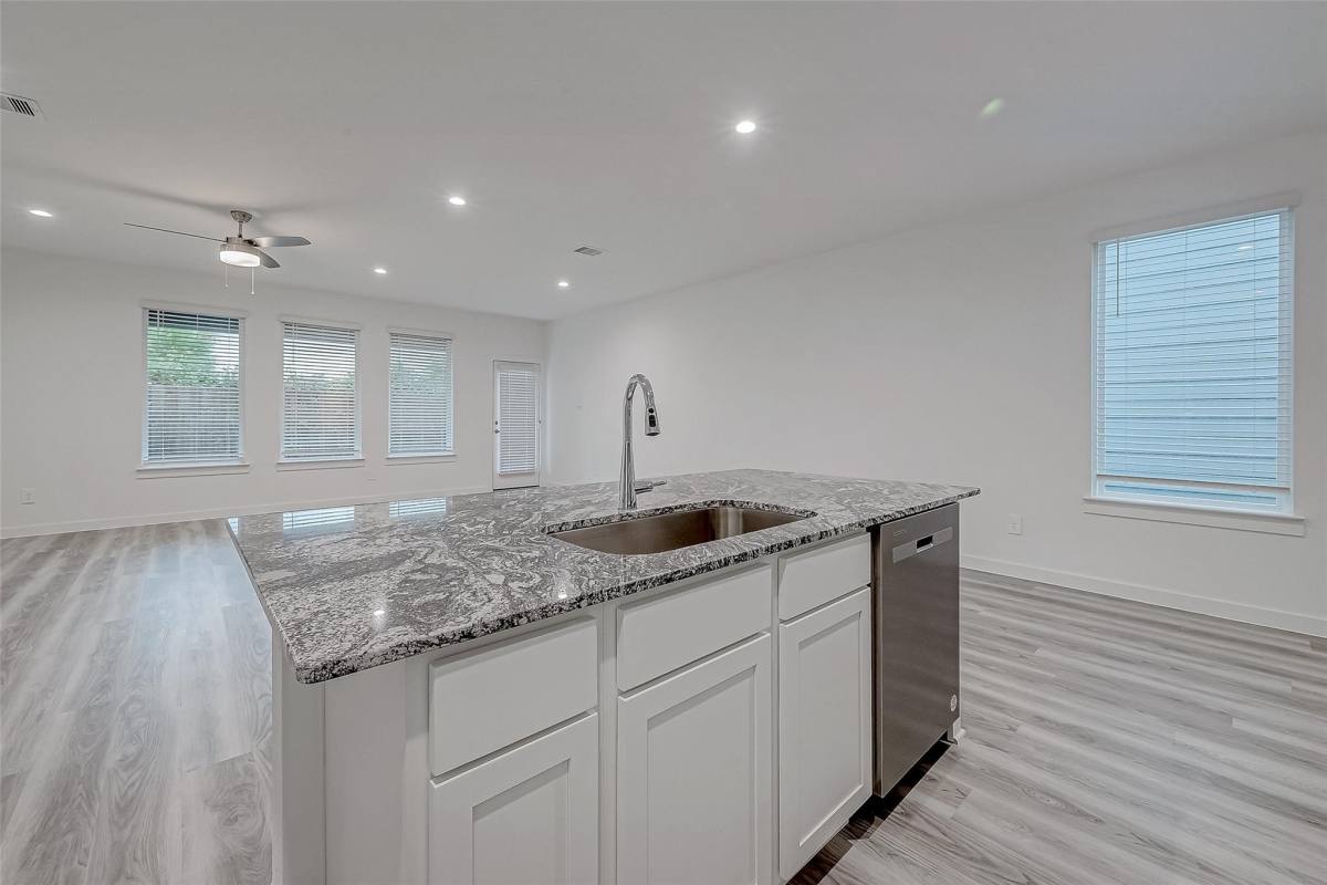 Apartment for rent at 13426 Sombrero Cay Dr, Houston, TX 77047