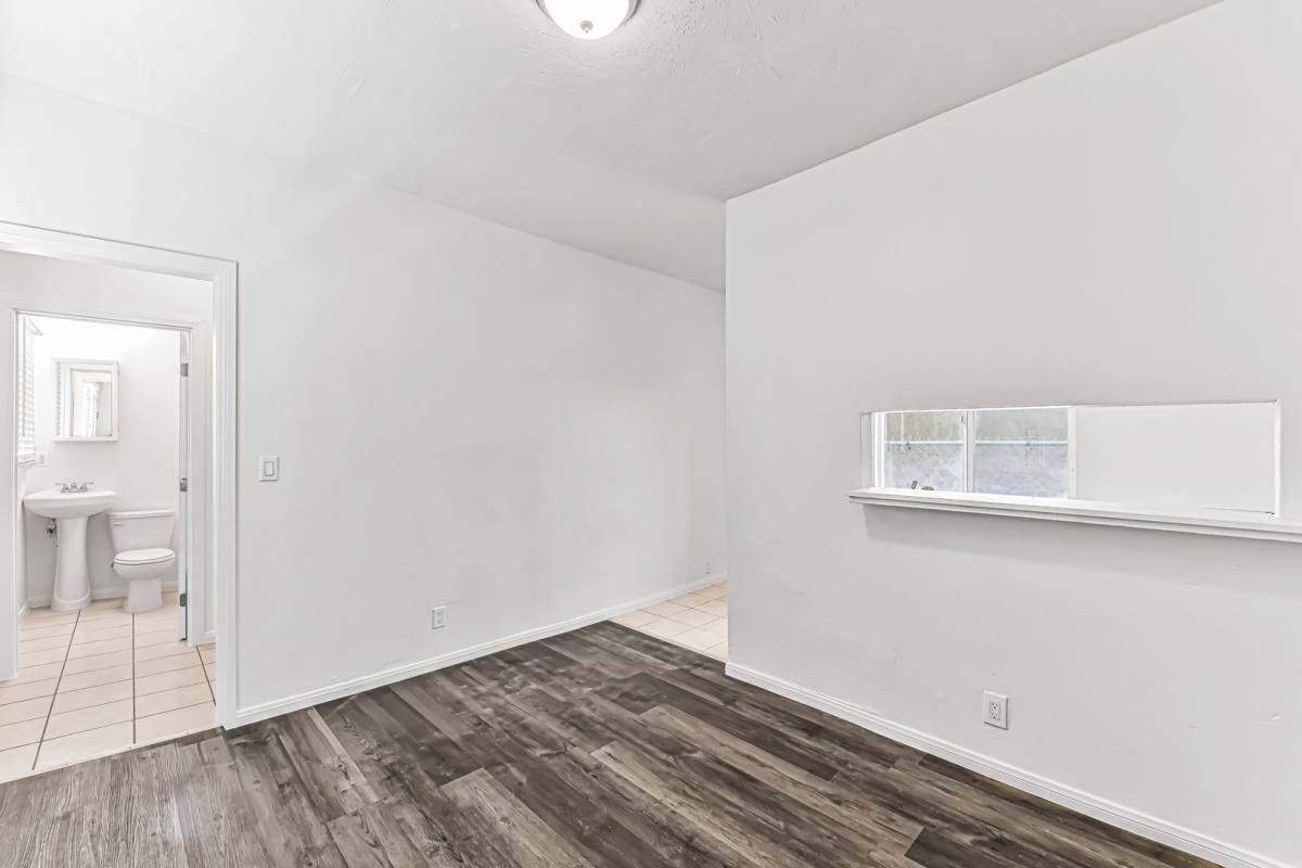 Apartment for rent at 908 Martin Luther King Jr, Long Beach, CA 90813