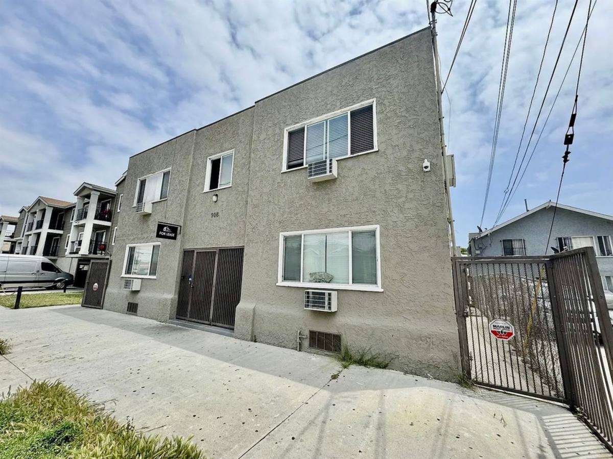Apartment for rent at 908 Martin Luther King Jr, Long Beach, CA 90813