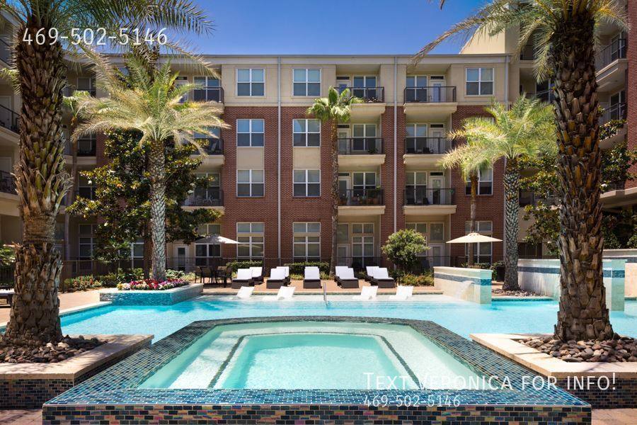 Apartment for rent at 4010 SW Freeway 77106-748, Houston, TX 77027