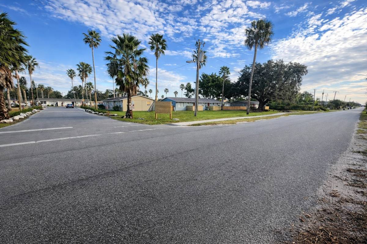 Apartment for rent at 900 21st St E, Palmetto, FL 34221