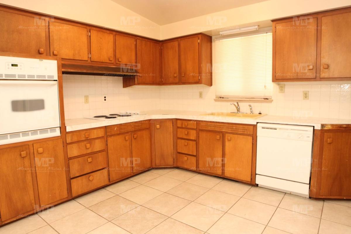 Townhouse for rent at 523 S Grant Ave, Fort Collins, CO 80521