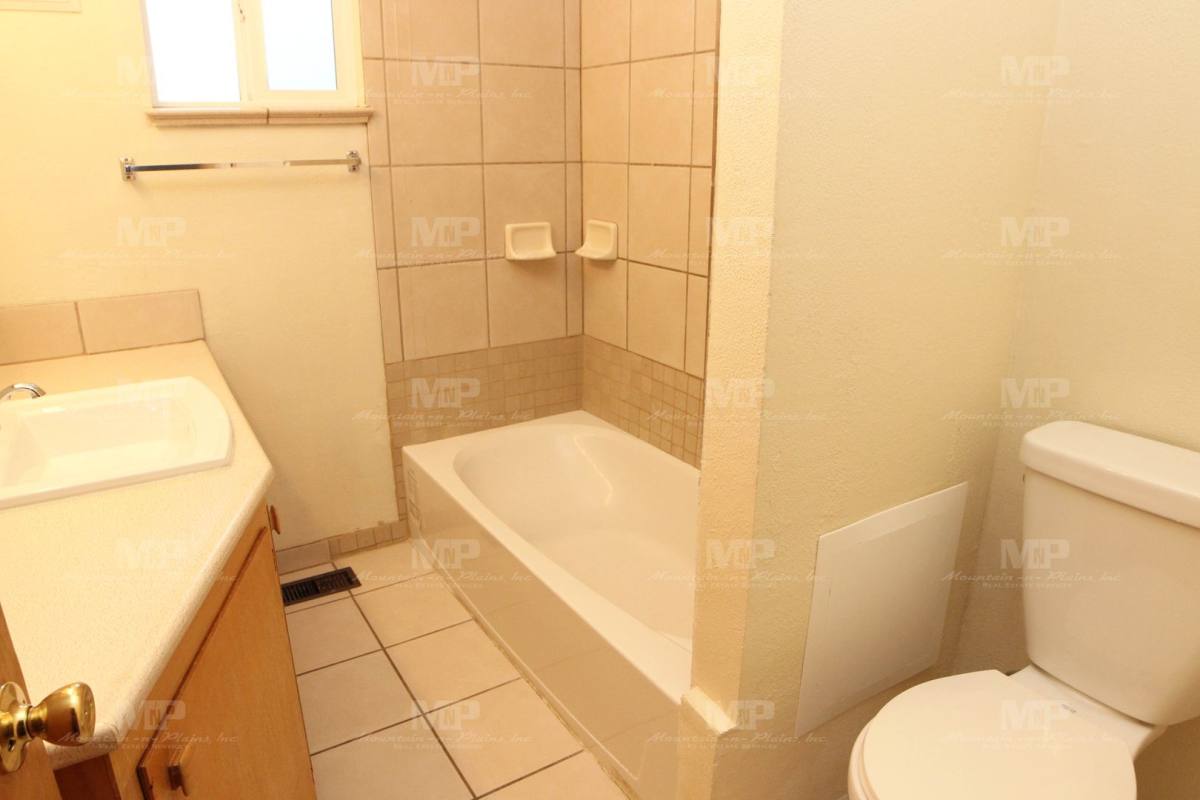 Townhouse for rent at 523 S Grant Ave, Fort Collins, CO 80521