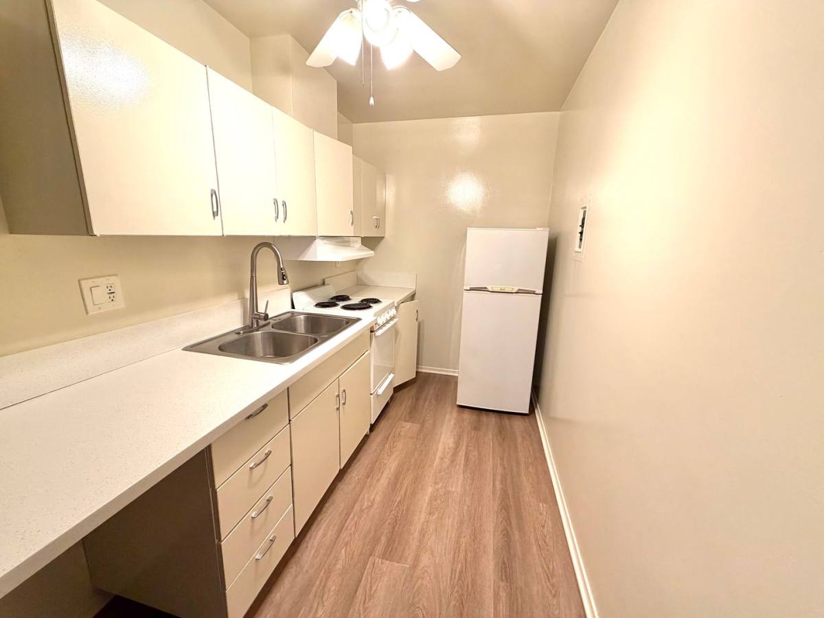 Apartment for rent at 1042 6th St, Santa Monica, CA 90403