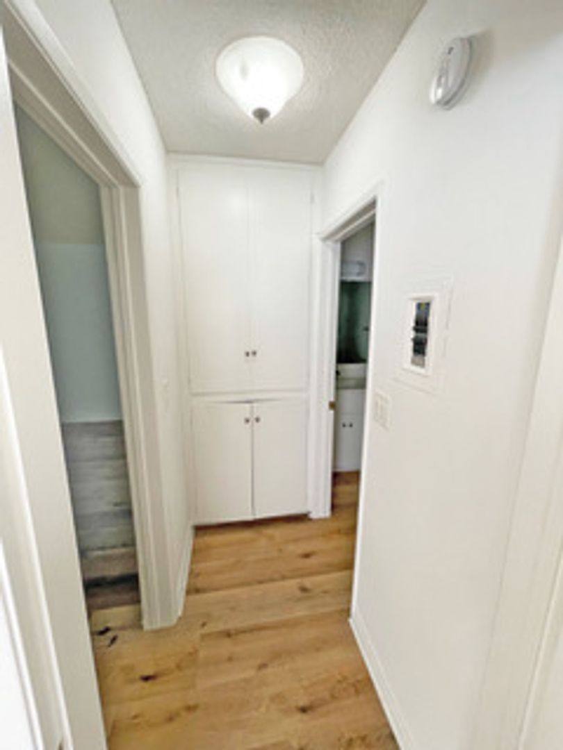 Apartment for rent at 1042 6th St, Santa Monica, CA 90403