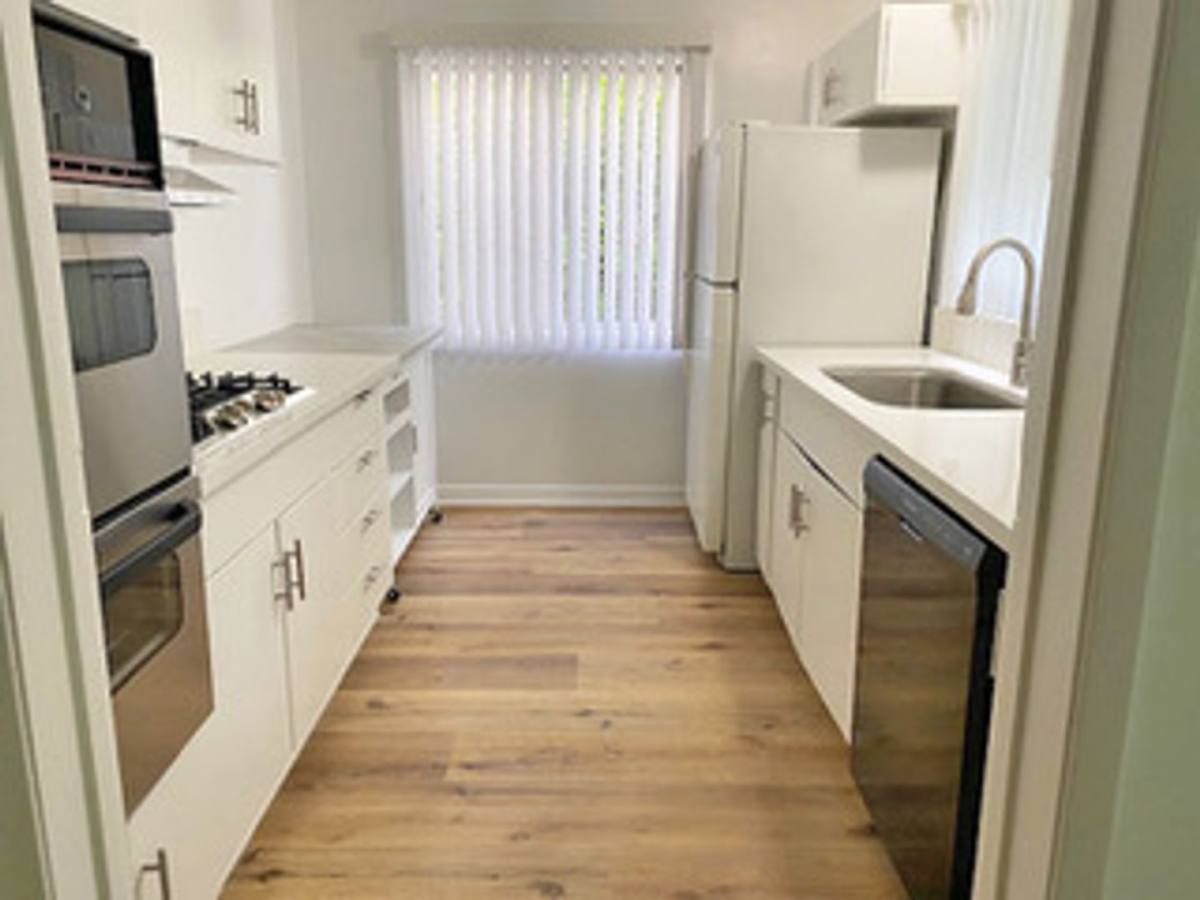 Apartment for rent at 1042 6th St, Santa Monica, CA 90403