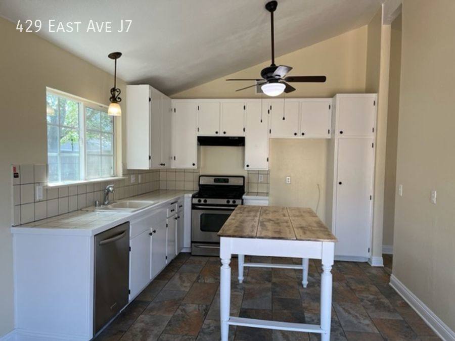 House for rent at 429 E Ave #J7, Lancaster, CA 93535