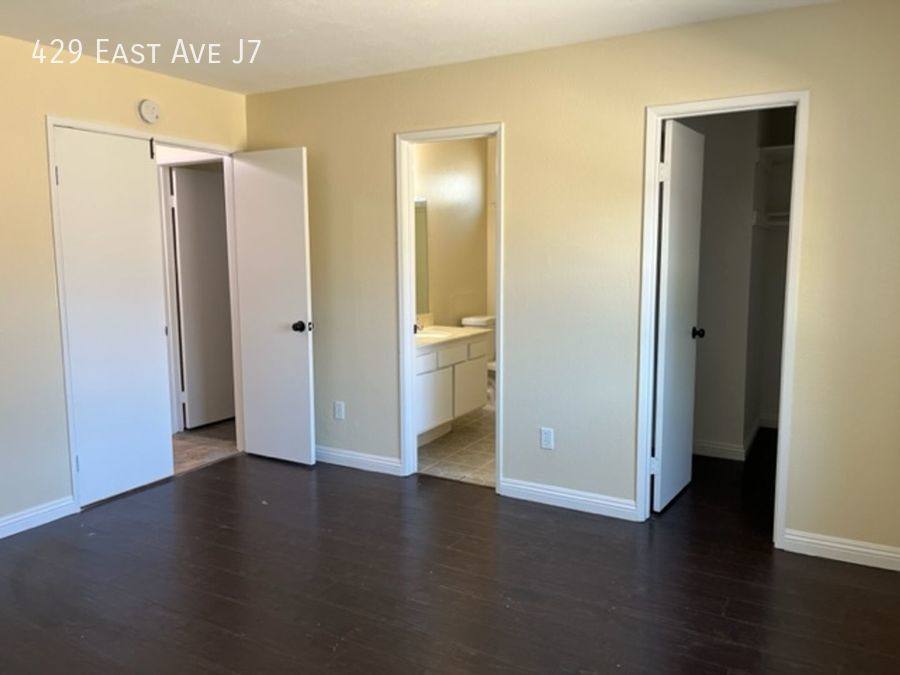 House for rent at 429 E Ave #J7, Lancaster, CA 93535