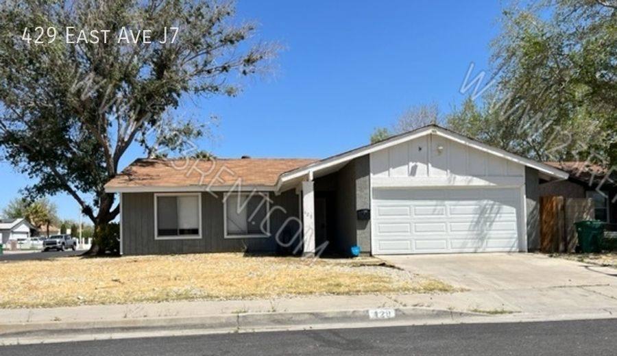House for rent at 429 E Ave #J7, Lancaster, CA 93535
