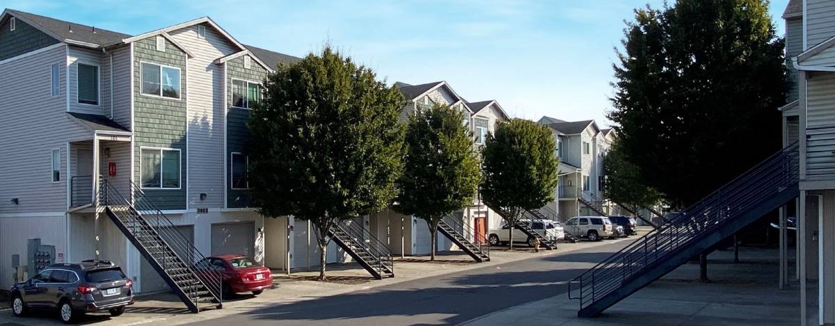 Townhouse for rent at 3930 Sunnyview Rd NE, Salem, OR 97305