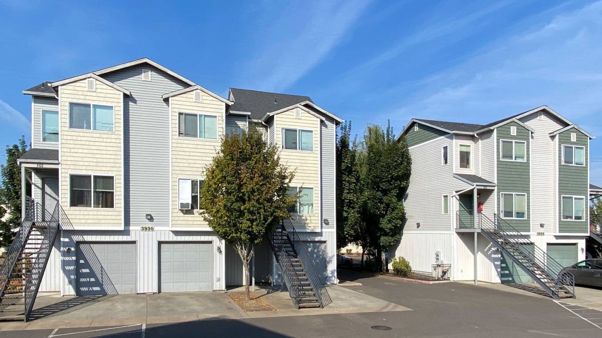 Townhouse for rent at 3930 Sunnyview Rd NE, Salem, OR 97305