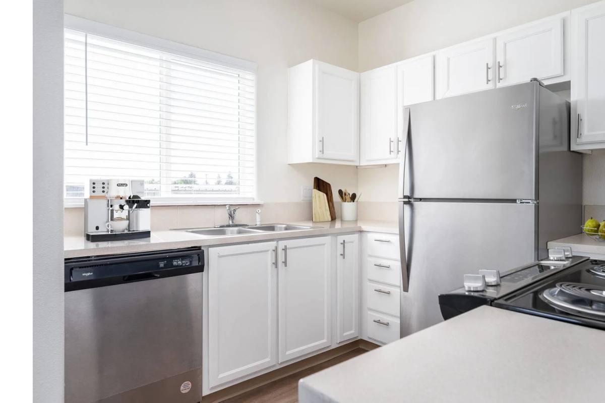 Townhouse for rent at 3930 Sunnyview Rd NE, Salem, OR 97305