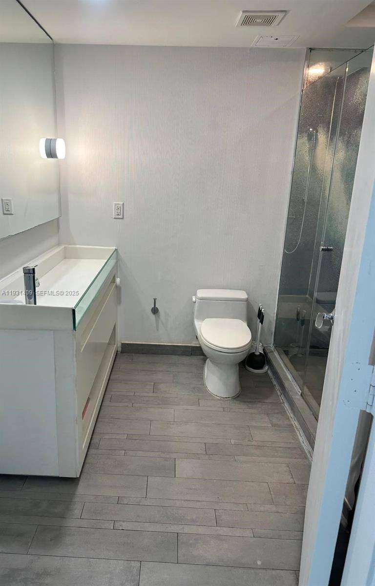 Apartment for rent at 1100 W Ave #1606, Miami Beach, FL 33139