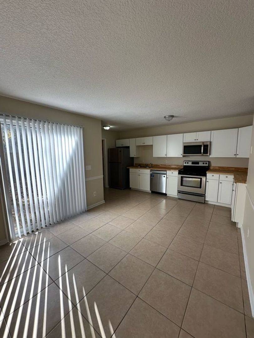 Townhouse for rent at 129 Inlet Reach Circle, Saint Marys, GA 31558