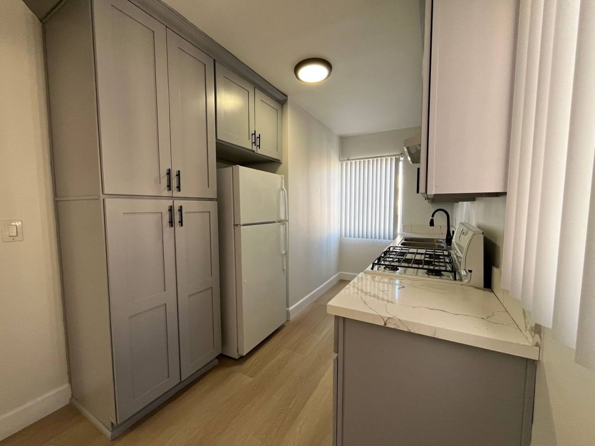 Apartment for rent at 831 43rd St #8, Los Angeles, CA 90037