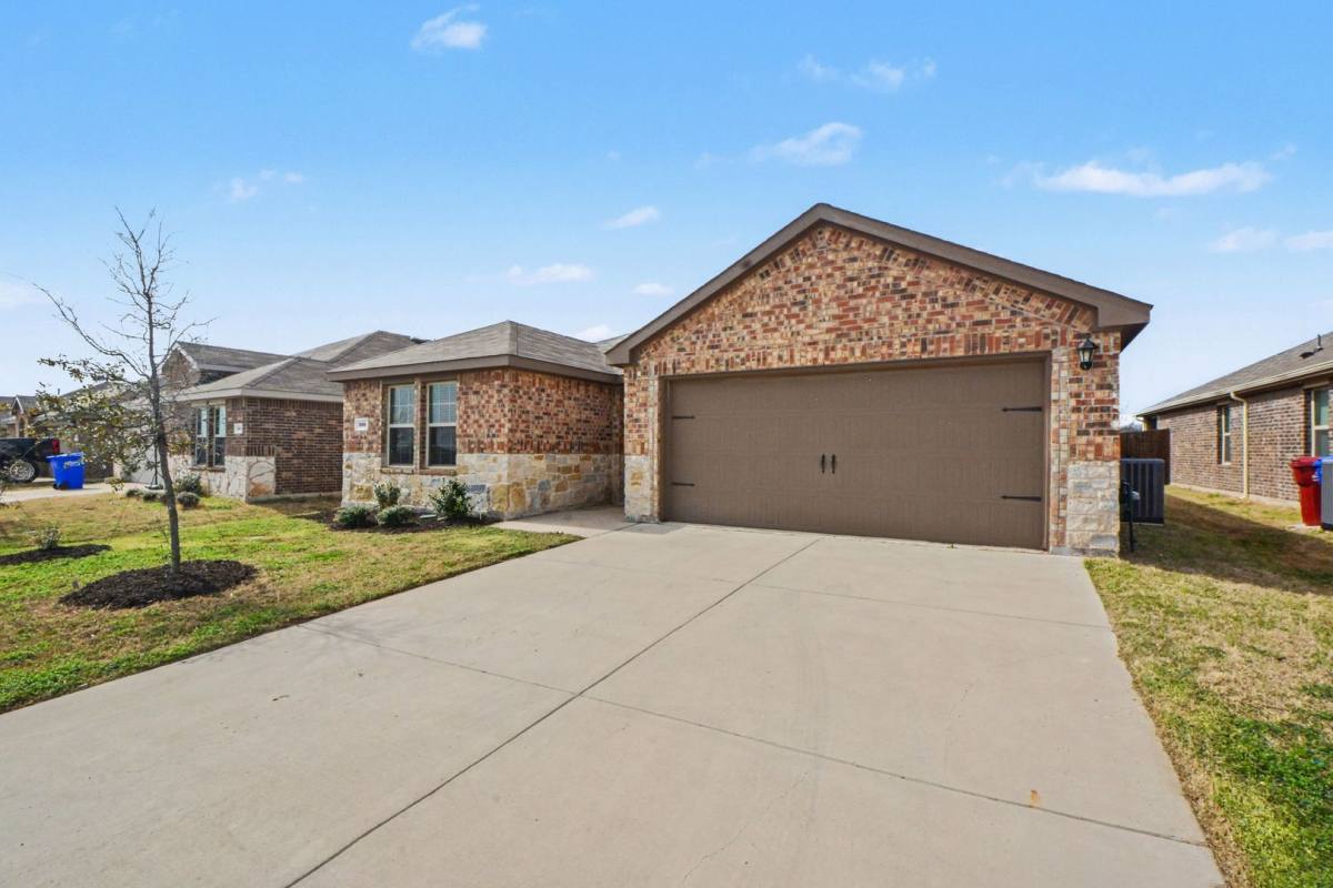 House for rent at 505 Banner Ave, Royse City, TX 75189