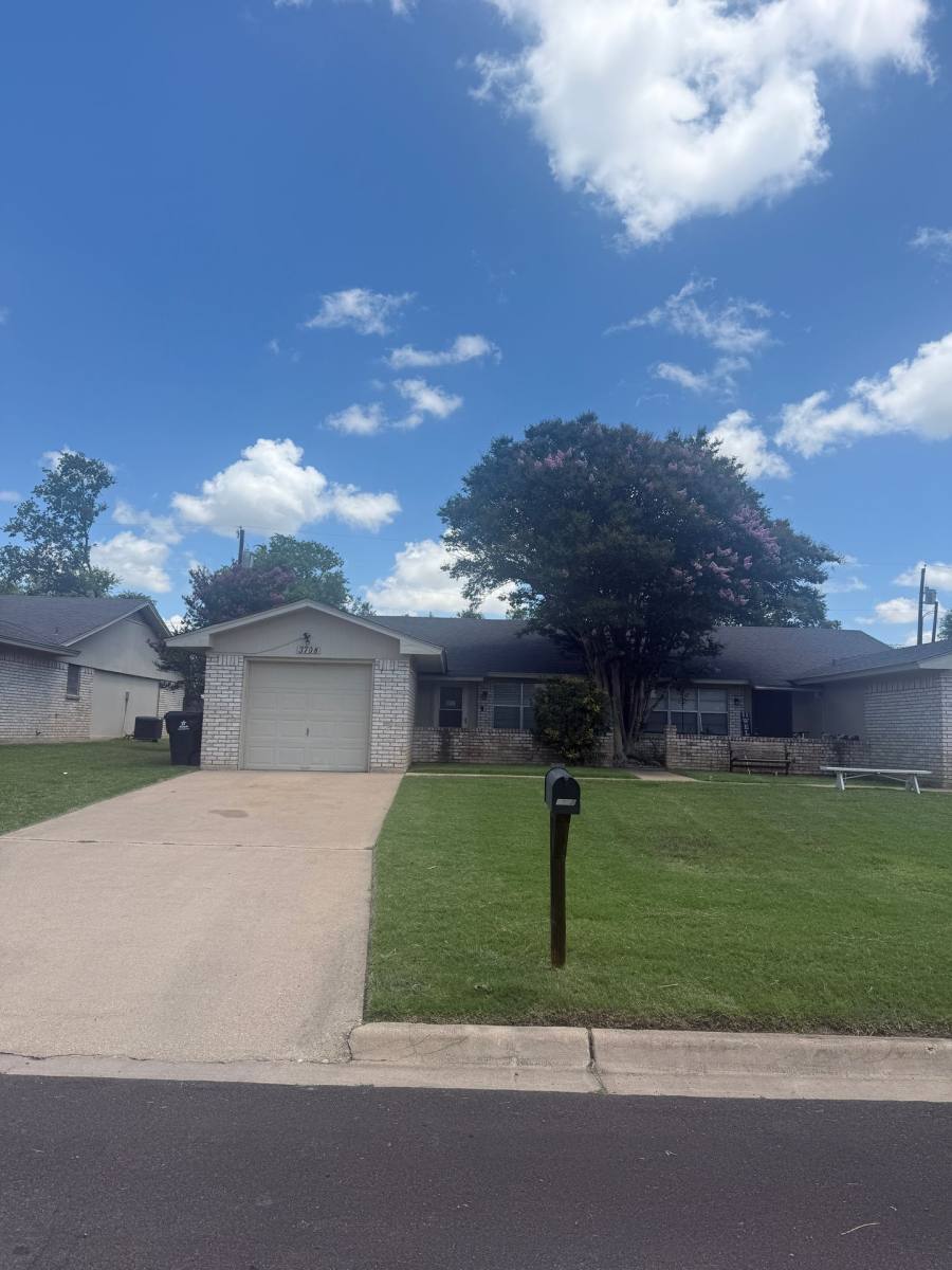 Apartment for rent at 3610 Robinhood Dr, Temple, TX 76502