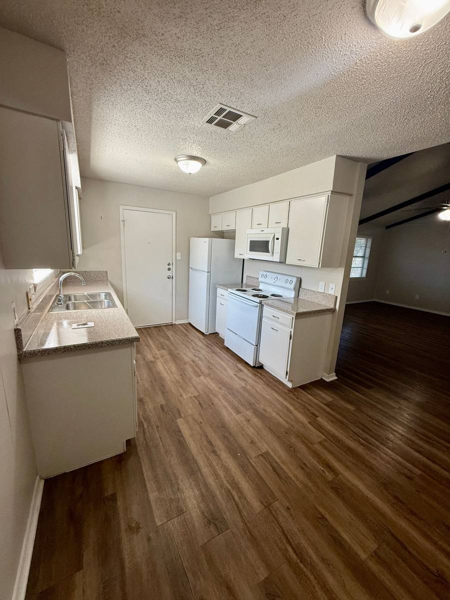 Apartment for rent at 3610 Robinhood Dr, Temple, TX 76502