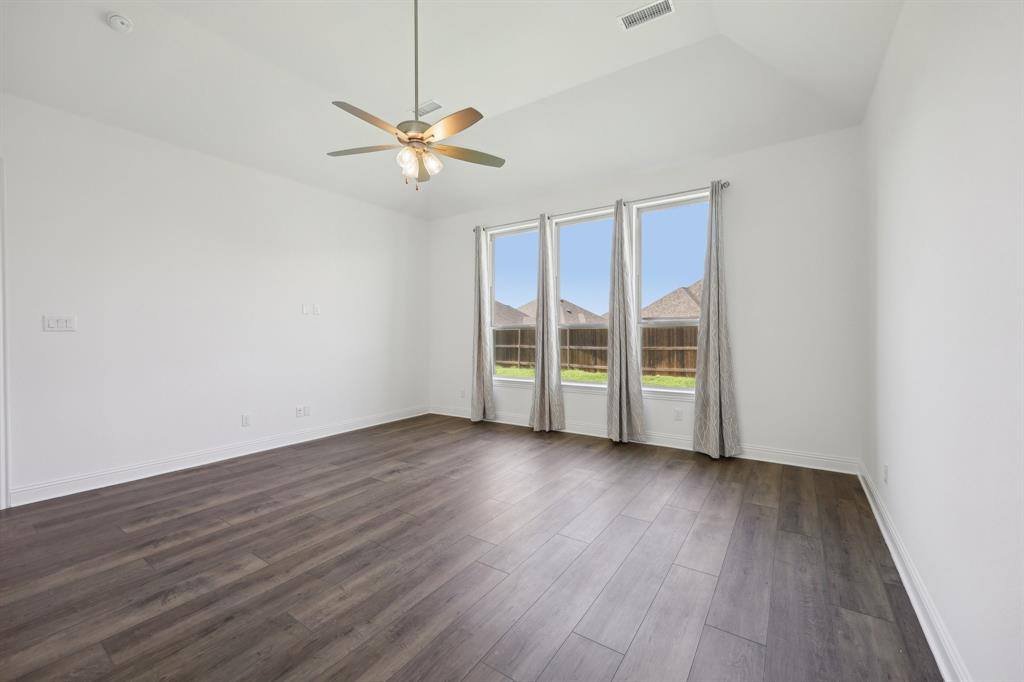 Apartment for rent at 4101 Hawthorn Dr, Aubrey, TX 76227