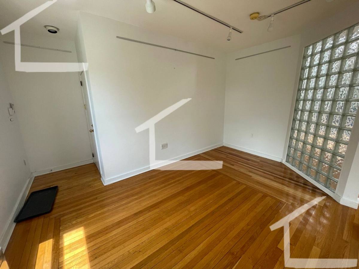 House for rent at 57 Boradlawn Pard, Chestnut Hill, MA 02467