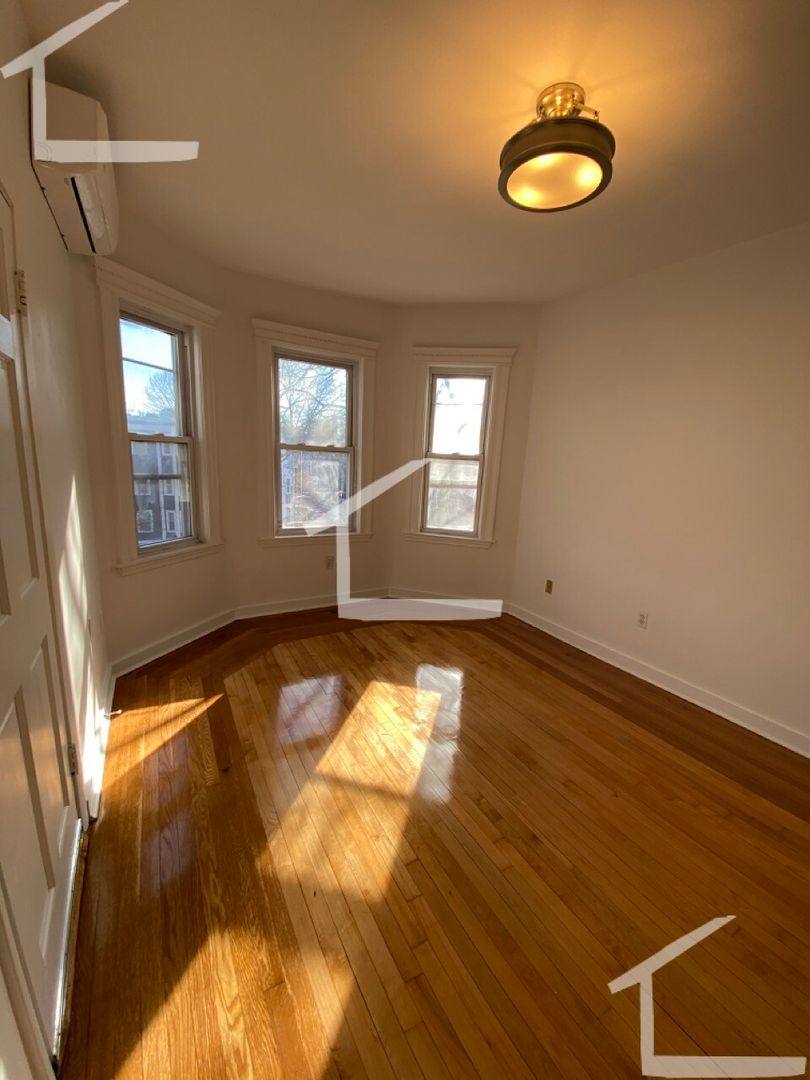 House for rent at 57 Boradlawn Pard, Chestnut Hill, MA 02467