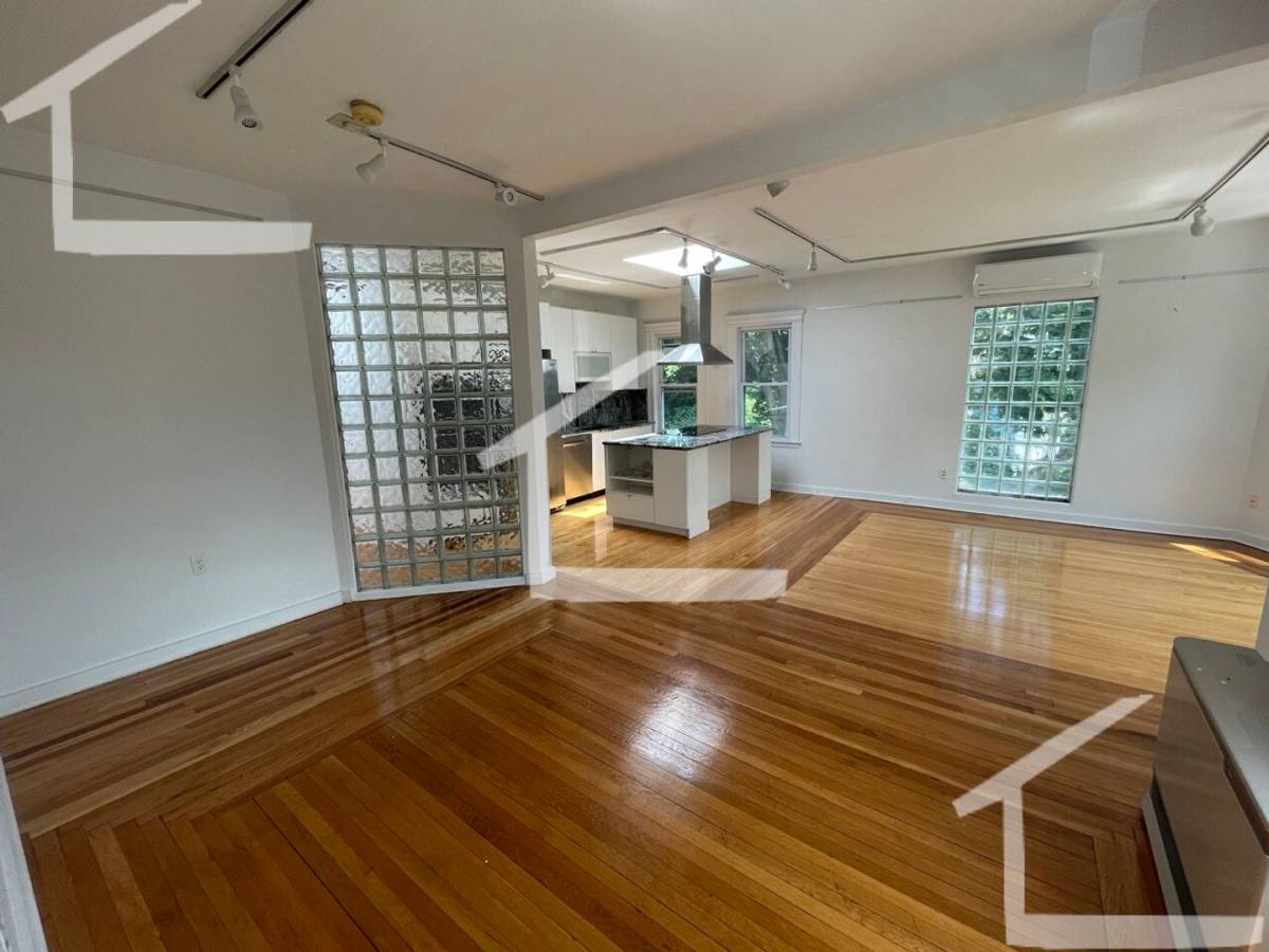 House for rent at 57 Boradlawn Pard, Chestnut Hill, MA 02467