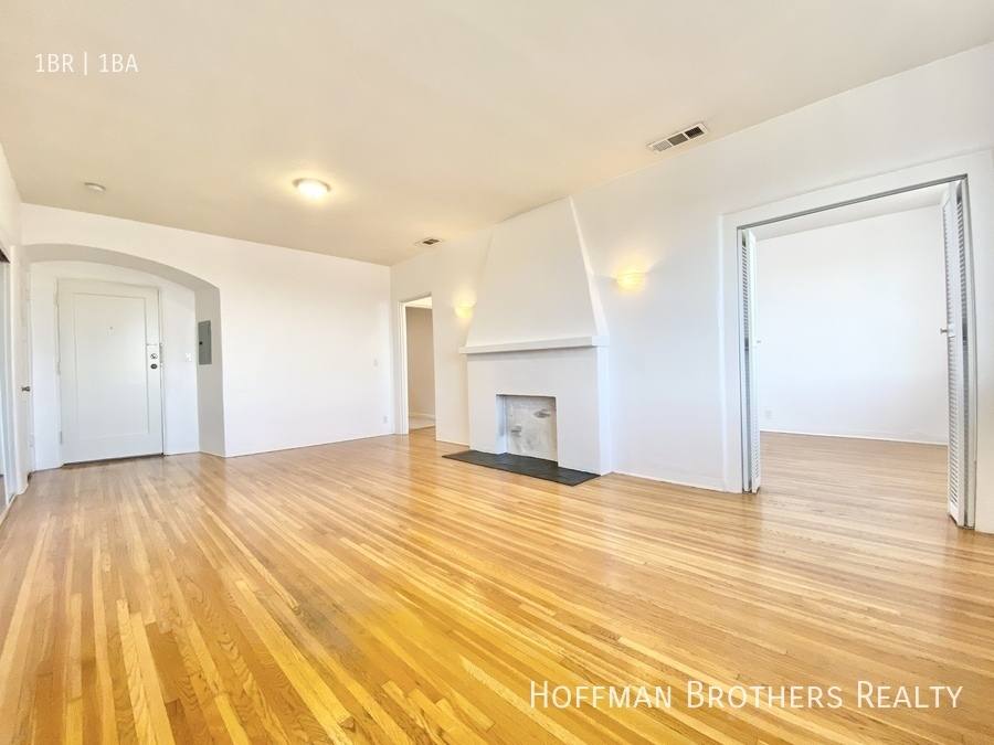 Apartment for rent at 706 N Curson Ave #3, Los Angeles, CA 90046