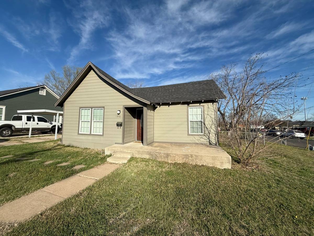 House for rent at 1901 Dutton Ave, Waco, TX 76706