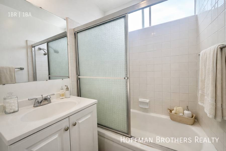 Apartment for rent at 14024 Oxnard St #39, Van Nuys, CA 91401