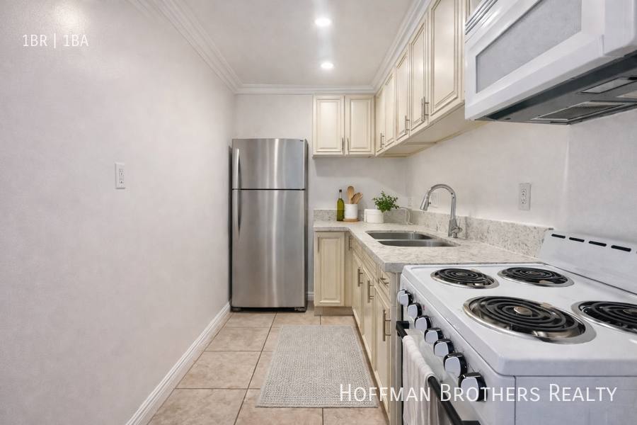 Apartment for rent at 14024 Oxnard St #39, Van Nuys, CA 91401