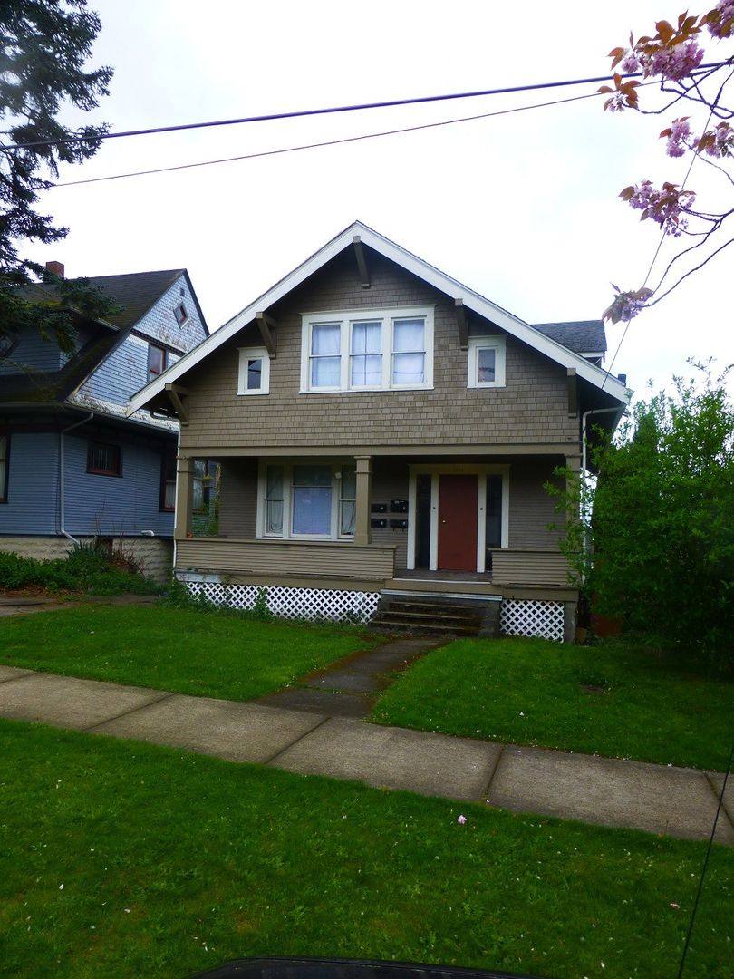 Apartment for rent at 1525 Humboldt St, Bellingham, WA 98225