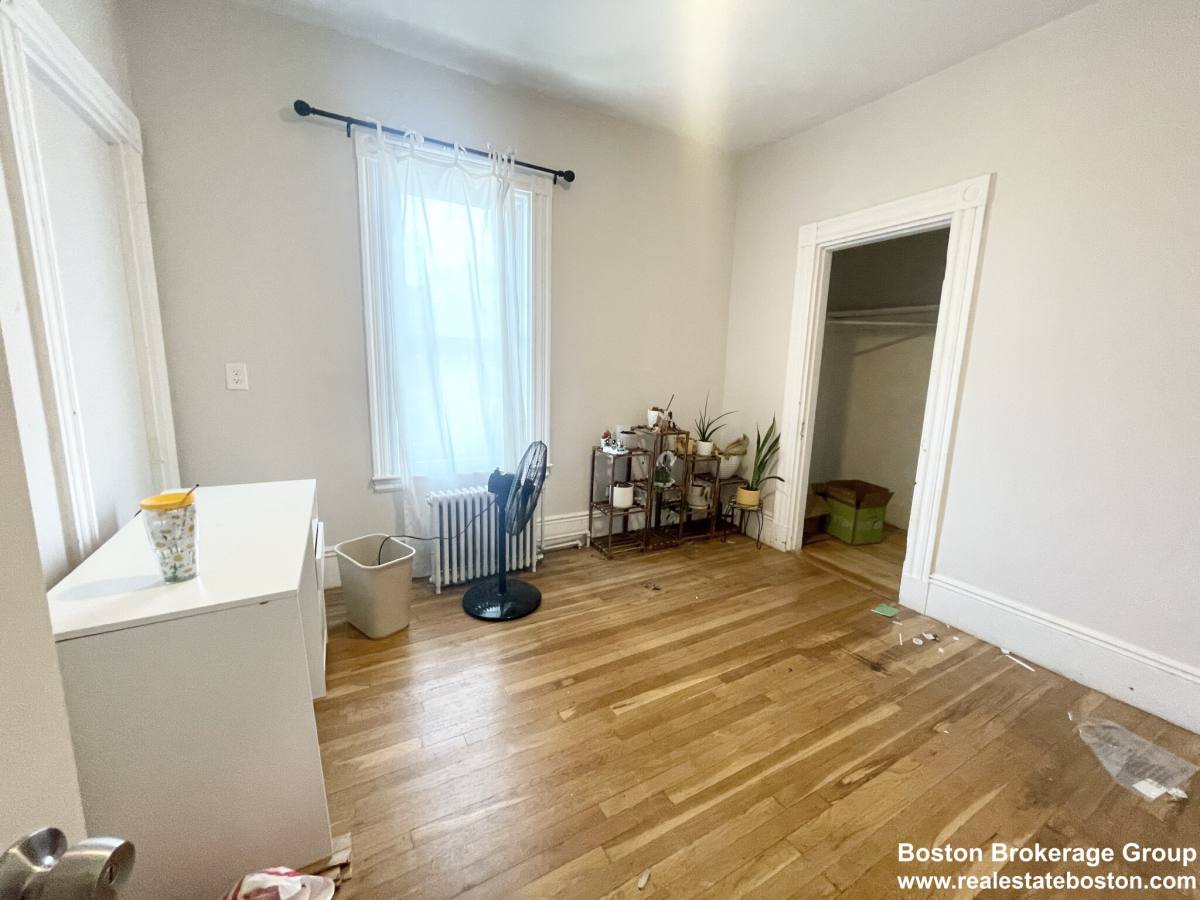 Apartment for rent at 158 Boston St #2, Dorchester, MA 02125