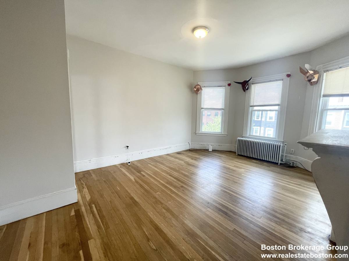 Apartment for rent at 158 Boston St #2, Dorchester, MA 02125