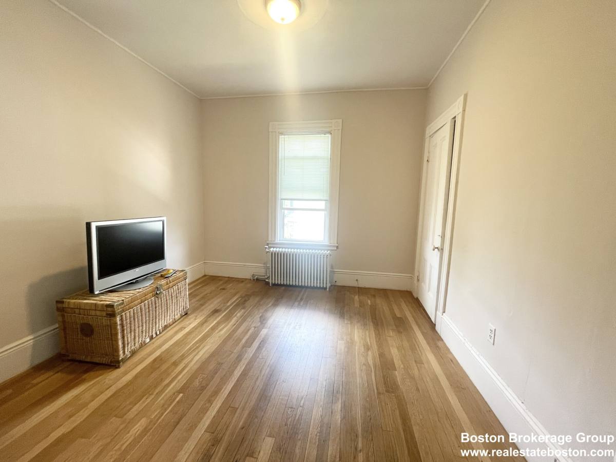 Apartment for rent at 158 Boston St #2, Dorchester, MA 02125