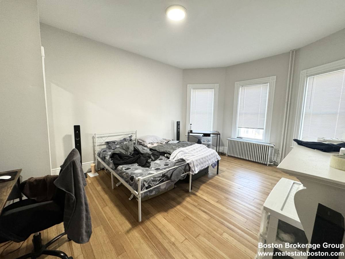 Apartment for rent at 158 Boston St #2, Dorchester, MA 02125
