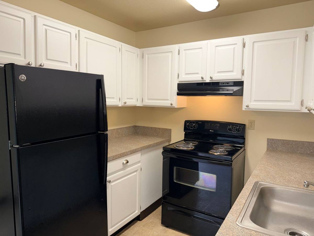Townhouse for rent at 4815 SE Railroad Ave, Portland, OR 97222