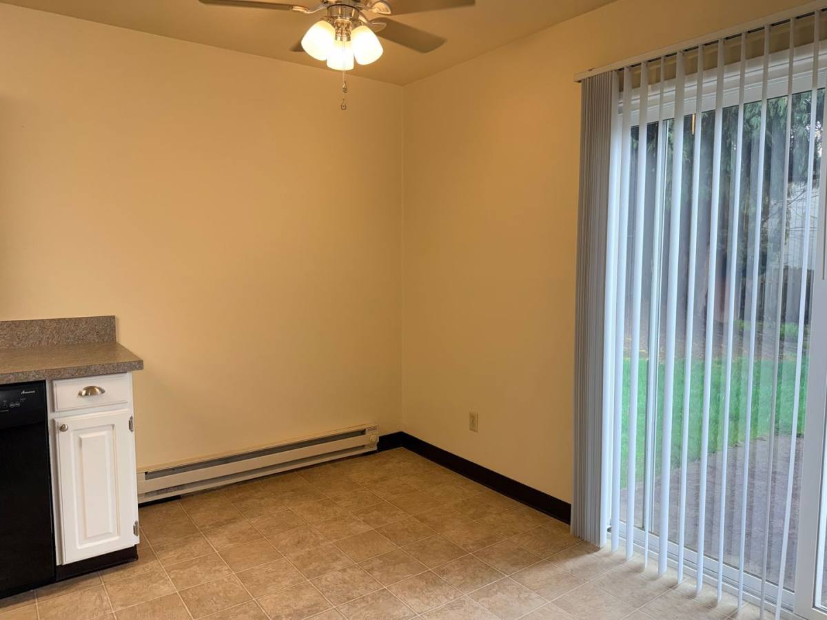 Townhouse for rent at 4815 SE Railroad Ave, Portland, OR 97222
